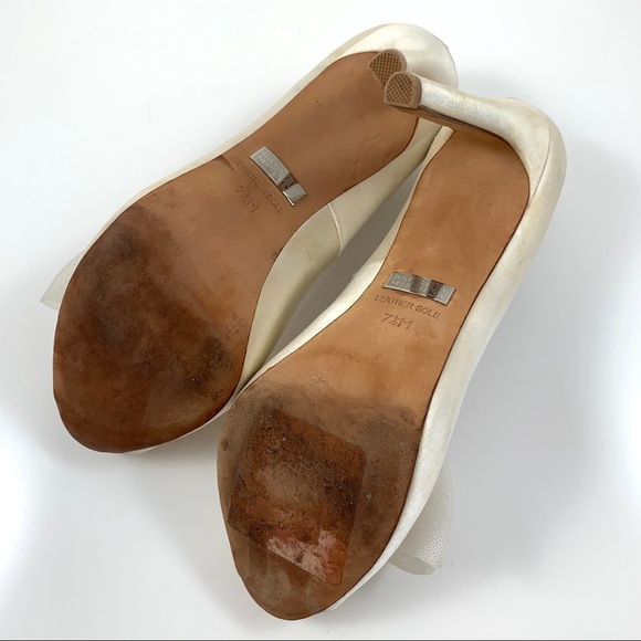 BADGLEY MISCHKA cream satin wedding stilettos - Picture 7 of 7